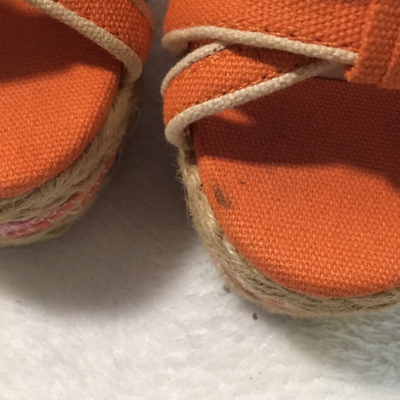 Rue 21 etc orange canvas type strappy raffia braided trim wedge sandal Size 8/9 - Picture 4 of 5